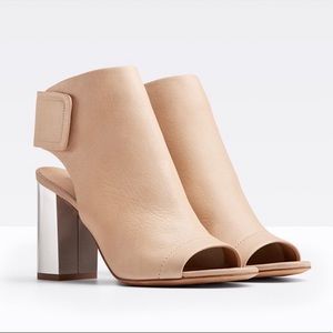 Vince. Faye Booties Revolve Nude Peep Toe Lea Heeled Boots Women’s Silver heel